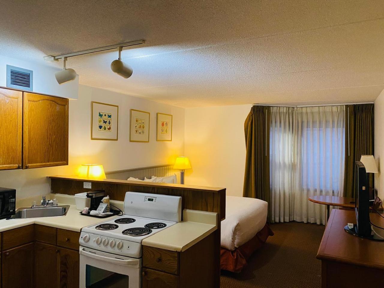 Charlottetown Inn & Conference Centre Екстериор снимка